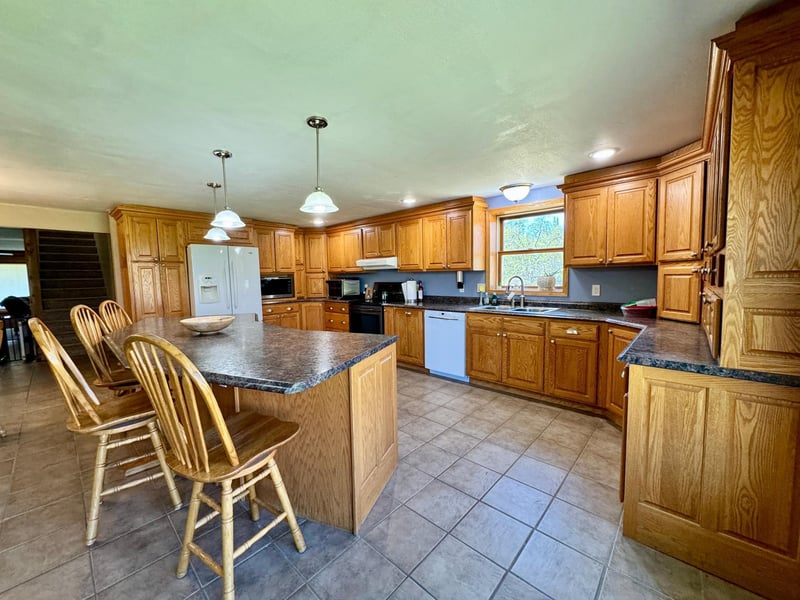 55715 State Highway 11, Warroad, MN 56763