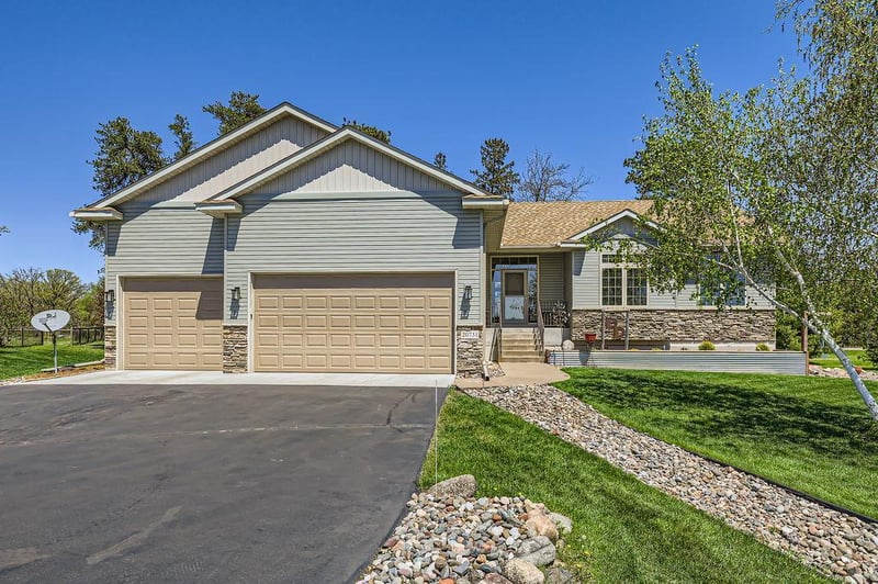 20731 Guarani St NW, Oak Grove, MN 55303