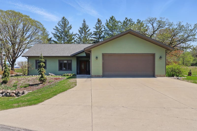 15976 Cushing Rd, Paynesville, MN 56362