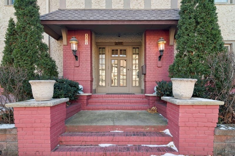1121 Douglas Ave, Minneapolis, MN 55403
