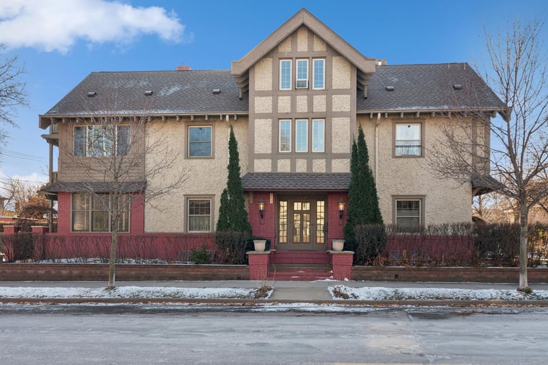 1121 Douglas Ave, Minneapolis, MN 55403