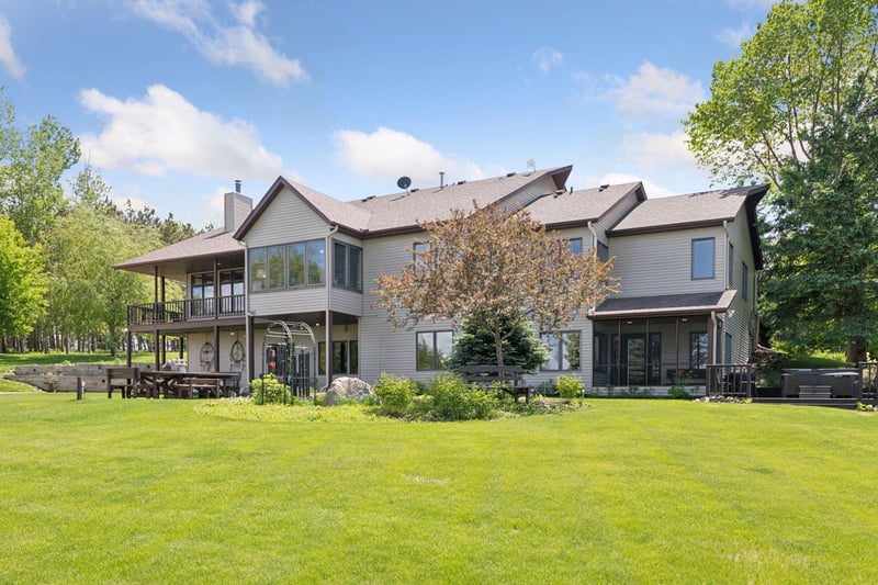 32875 Stanton Trl, Cannon Falls, MN 55009