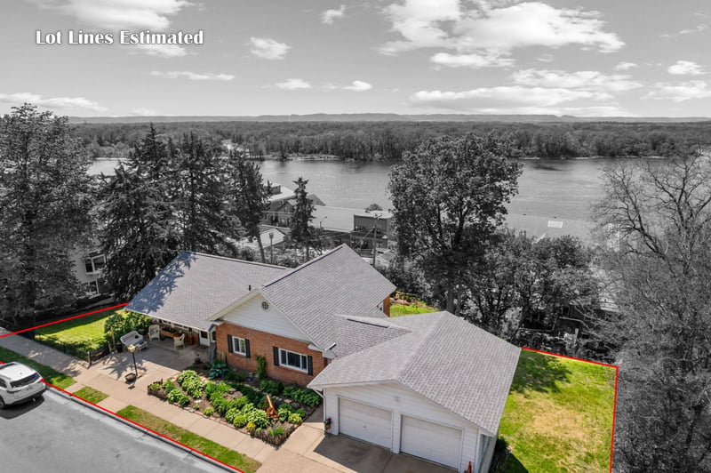 304 S 2nd St, Alma, WI 54610