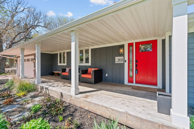 1813 Gramsie Rd, Arden Hills, MN 55112