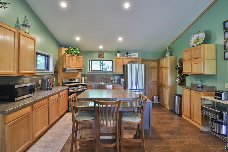 21097 Gilmer Rd, Crosby, MN 56441
