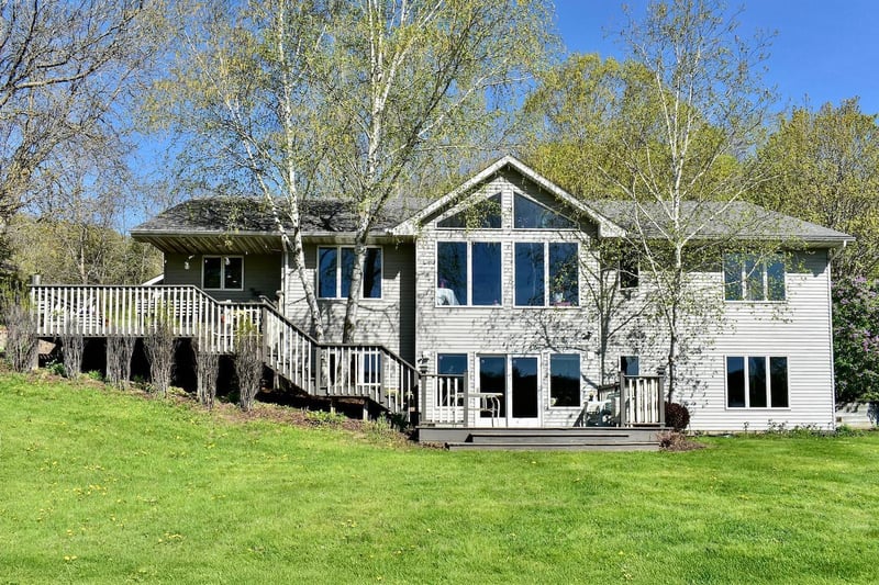 17360 Perkins Valley Dr, Houston, MN 55943