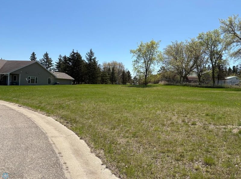 1111 Red Willow Cir, Frazee, MN 56544