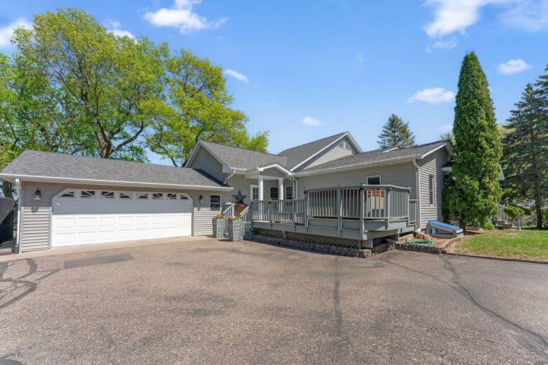 1823 313th Ave NE, Cambridge, MN 55008