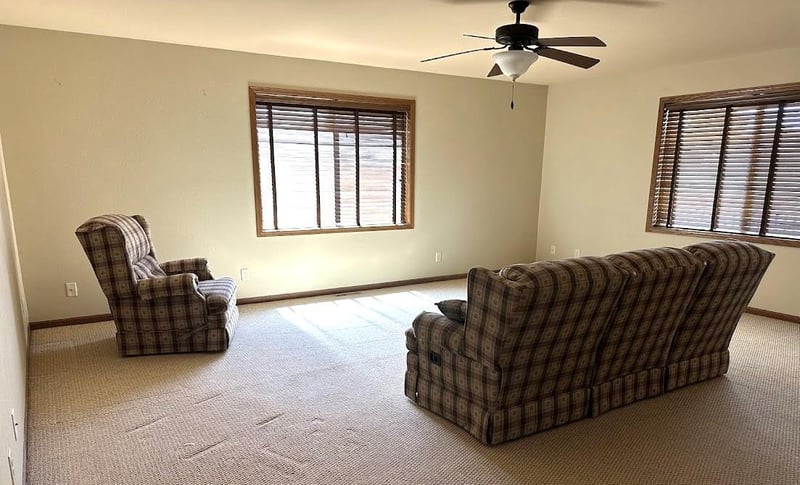 413 River Bluff Dr, Windom, MN 56101