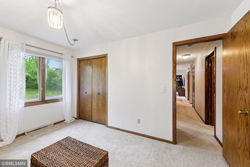 189 Glenmoor Ln, Long Lake, MN 55356