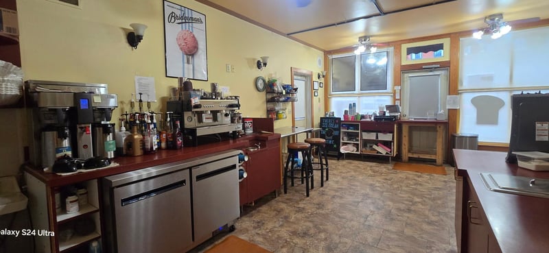 100 Parkway Ave N, Lanesboro, MN 55949