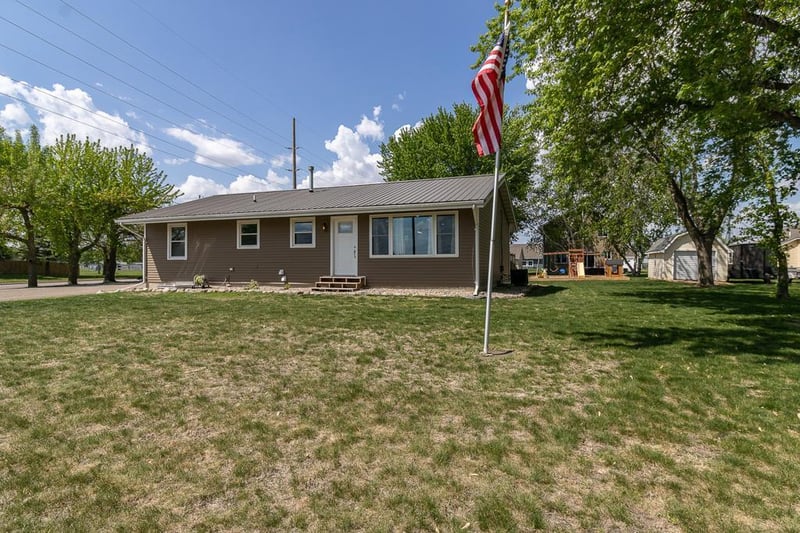 1000 Columbia St, Cleveland, MN 56017