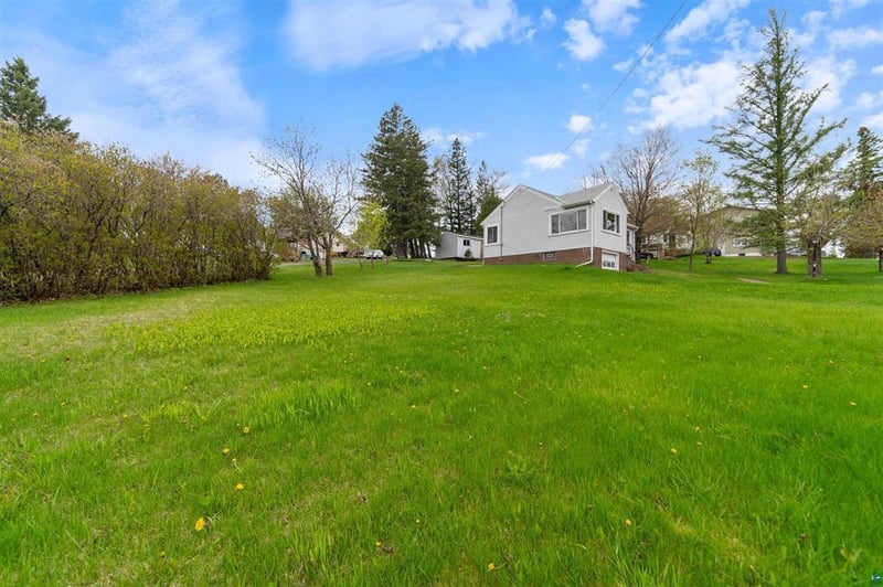 2505 Piedmont Ave, Duluth, MN 55811