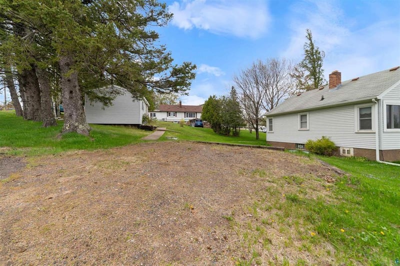 2505 Piedmont Ave, Duluth, MN 55811