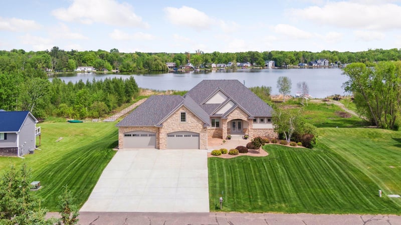 28703 Bay Shore Dr NW, Isanti, MN 55040