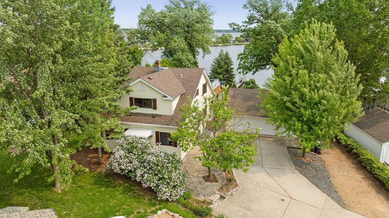 2452 Black Lake Rd, Spring Park, MN 55384