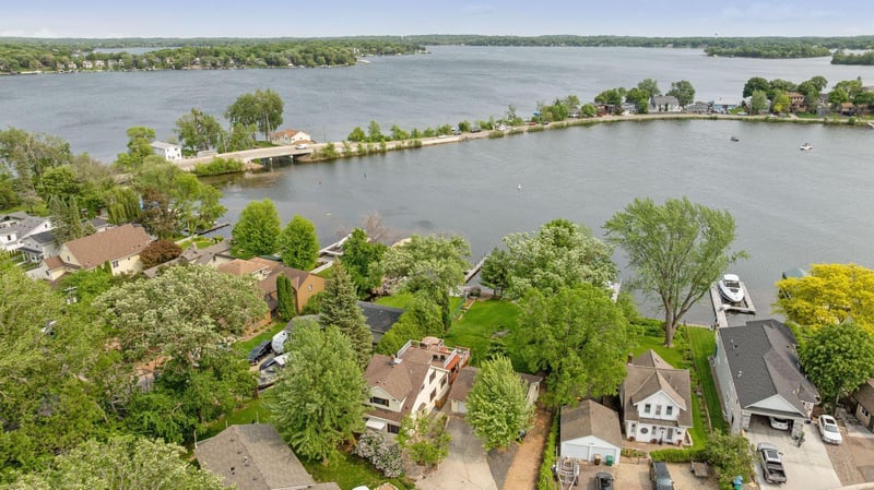 2452 Black Lake Rd, Spring Park, MN 55384