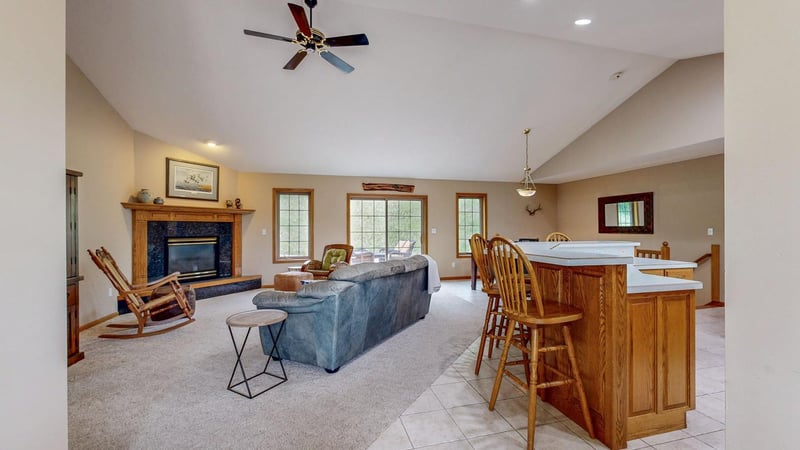 9484 N Branch Rd SE, Chatfield, MN 55923