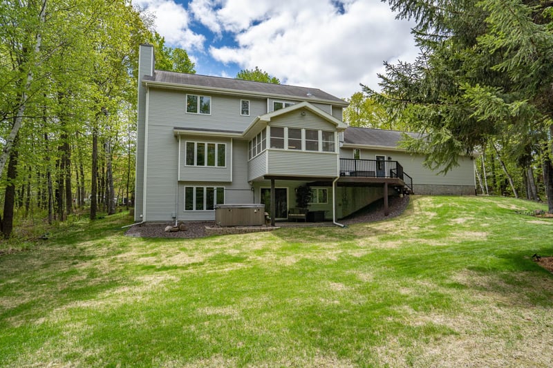 4975 Maribe Dr, Hermantown, MN 55811