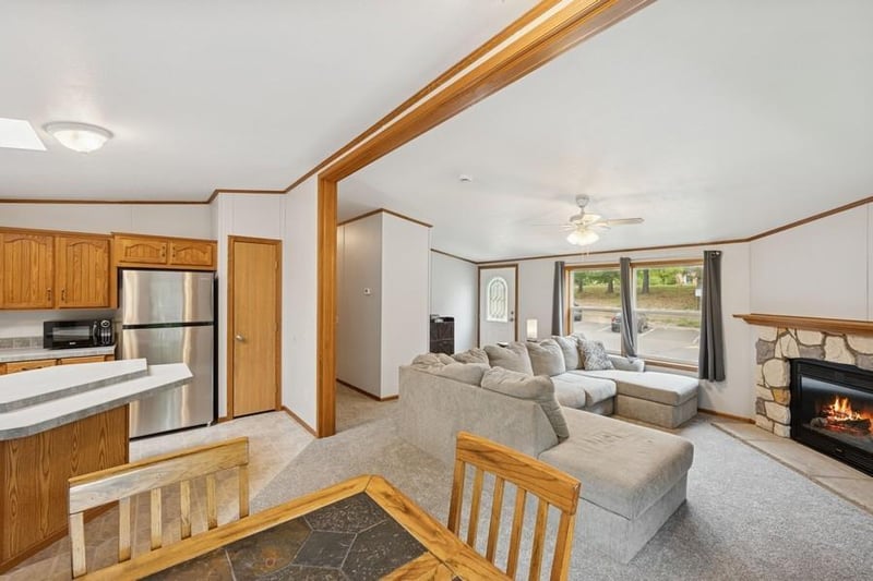 880 Cessna Dr, New Brighton, MN 55112