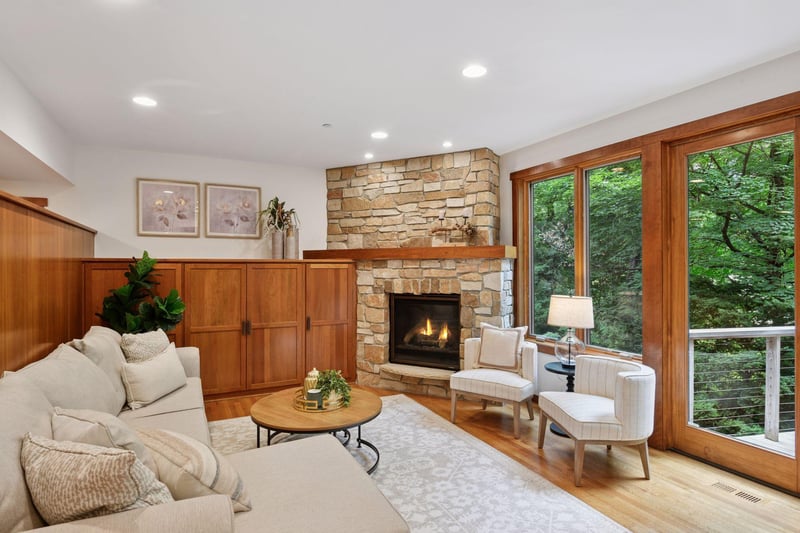 17524 Hampton Ct, Minnetonka, MN 55345
