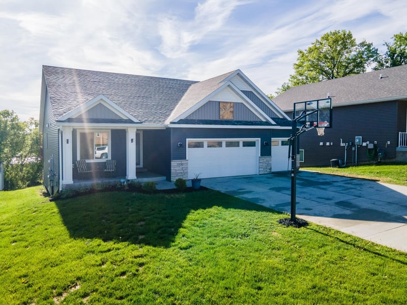 1004 Blanch Ct, Mantorville, MN 55955