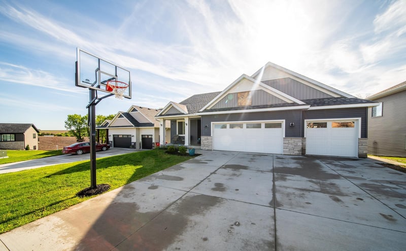 1004 Blanch Ct, Mantorville, MN 55955