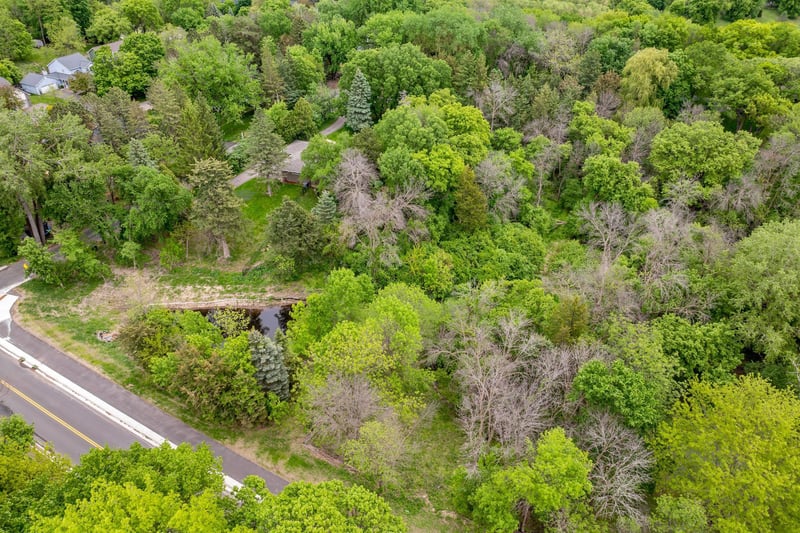 6591 Galpin Blvd, Chanhassen, MN 55331