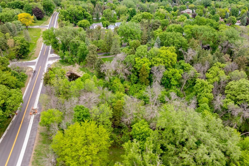 6591 Galpin Blvd, Chanhassen, MN 55331