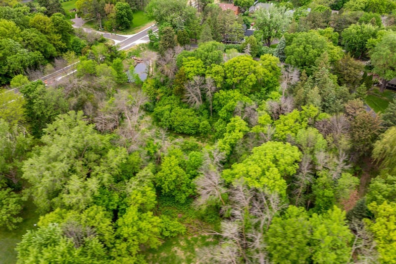 6591 Galpin Blvd, Chanhassen, MN 55331