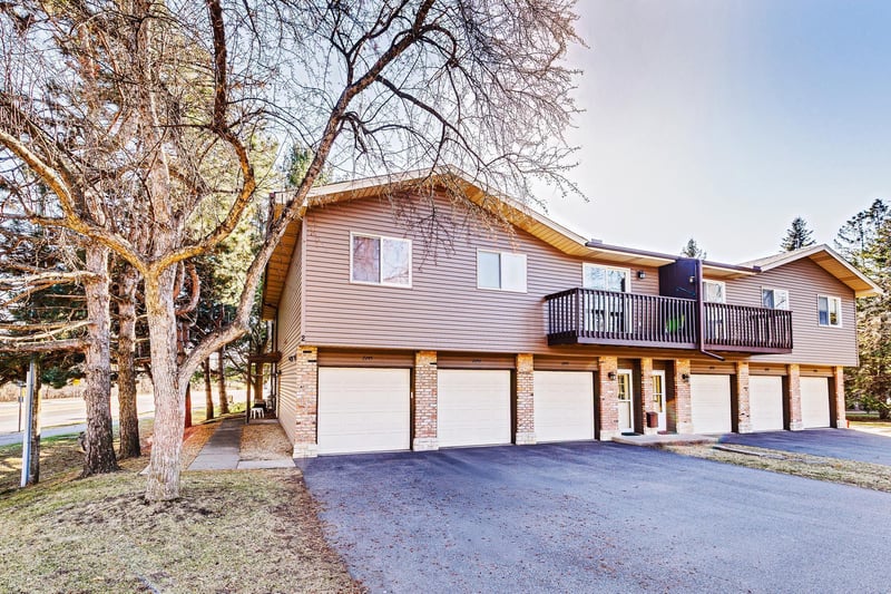 2245 Pinehurst St, Stillwater, MN 55082