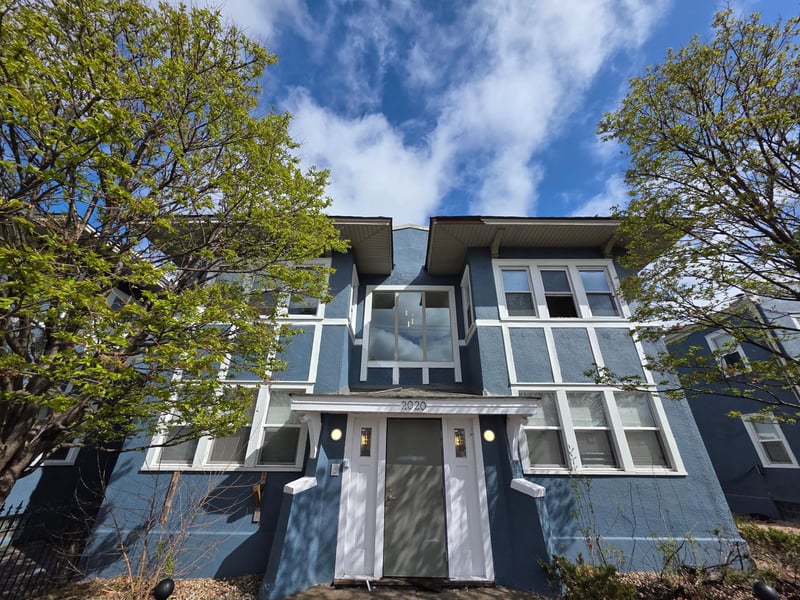 2020 E Franklin Ave, Minneapolis, MN 55404