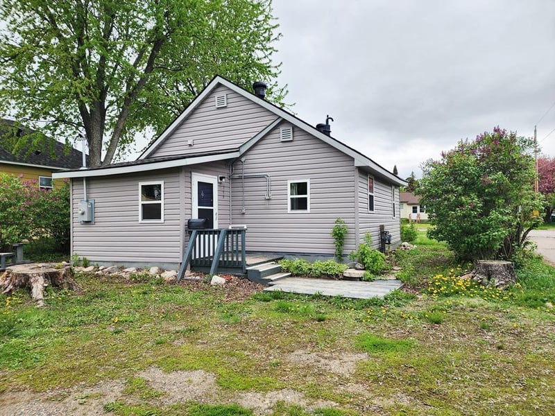 200 Jessie St, Marble, MN 55764
