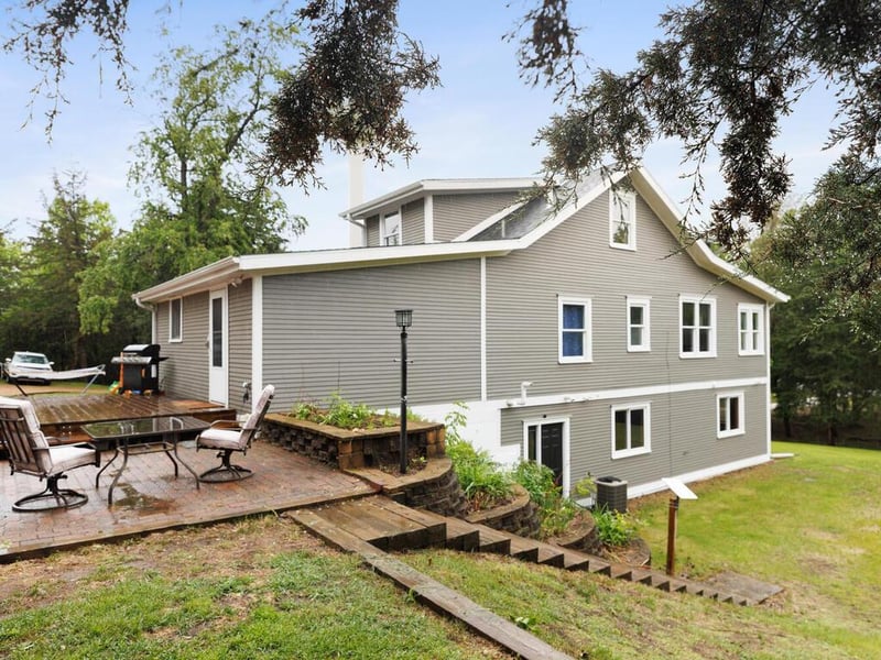 601 Kingsway Dr, Le Sueur, MN 56058