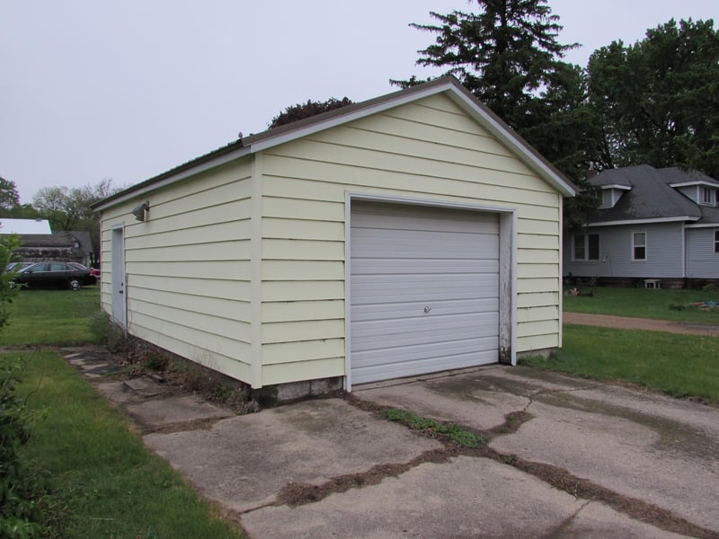 202 W Main St, Ceylon, MN 56121