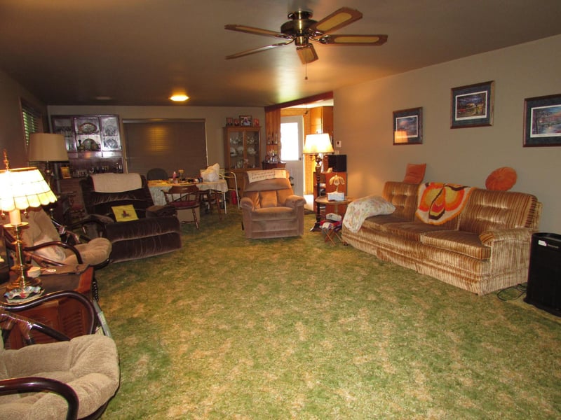 202 W Main St, Ceylon, MN 56121