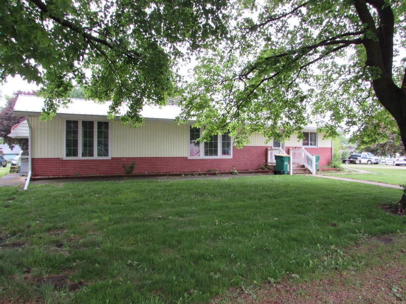 202 W Main St, Ceylon, MN 56121