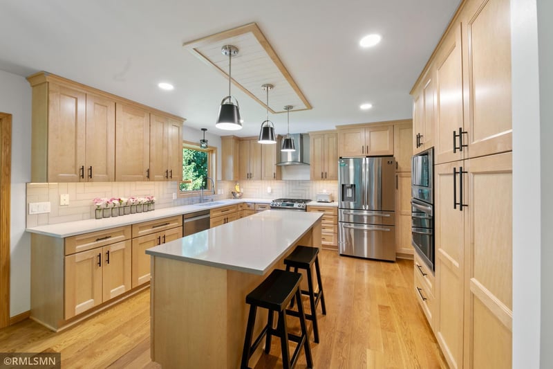 2119 13th Ave E, North Saint Paul, MN 55109