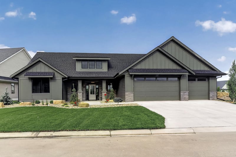 1747 Mayowood Ct SW, Rochester, MN 55902