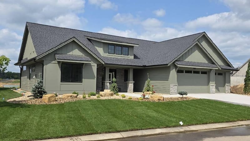 1747 Mayowood Ct SW, Rochester, MN 55902