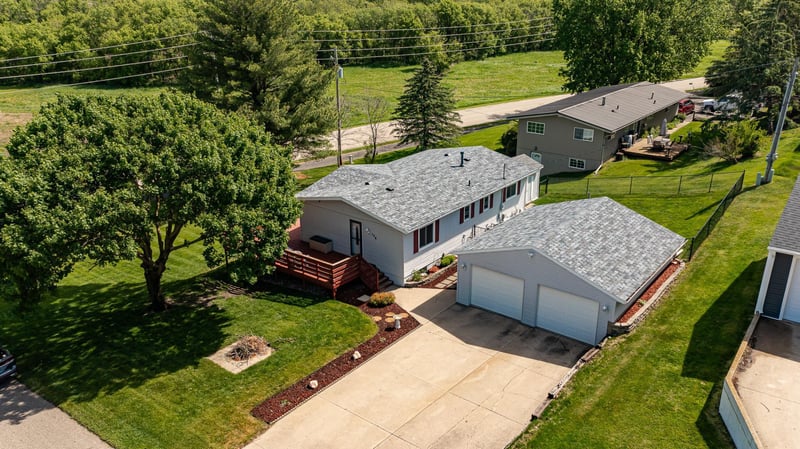 106 S Oak St, Dover, MN 55929