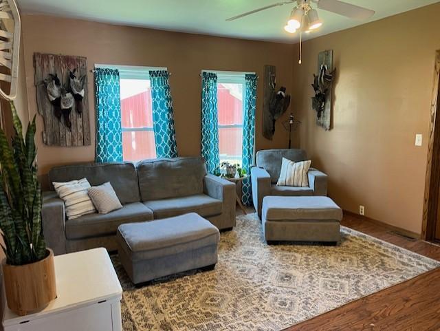 1554 Church Ave, Saint Charles, MN 55972