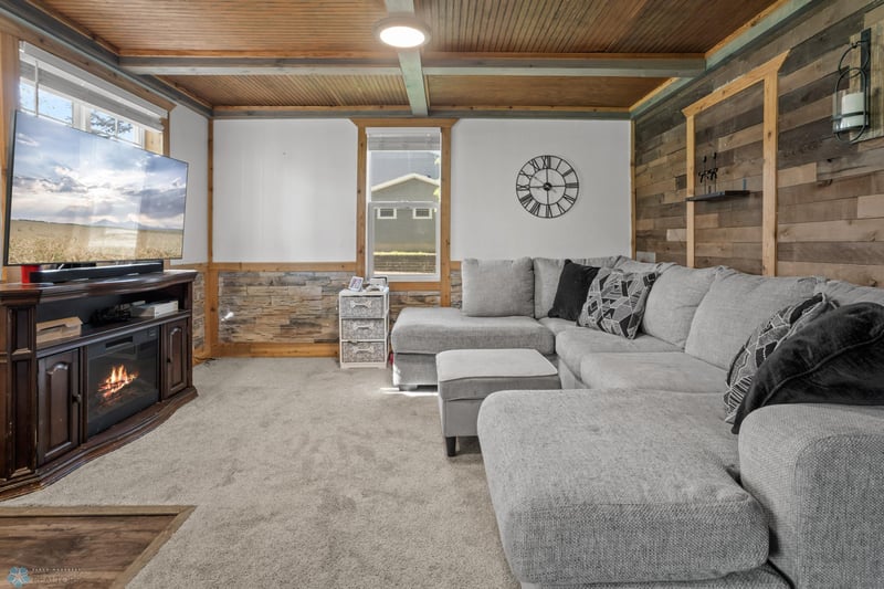 147 Center St N, Rothsay, MN 56579