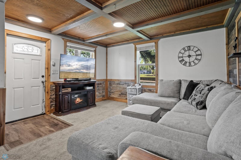 147 Center St N, Rothsay, MN 56579
