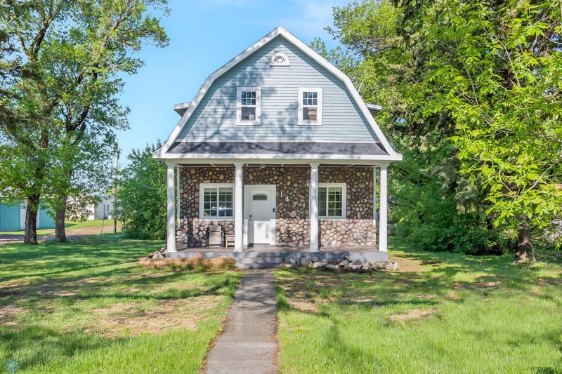 147 Center St N, Rothsay, MN 56579