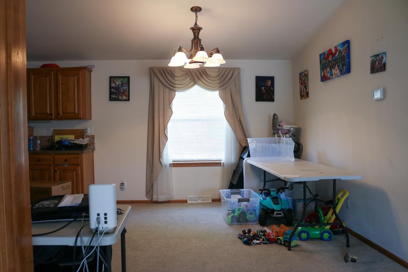 2432 Amberjack Ln, Maplewood, MN 55119