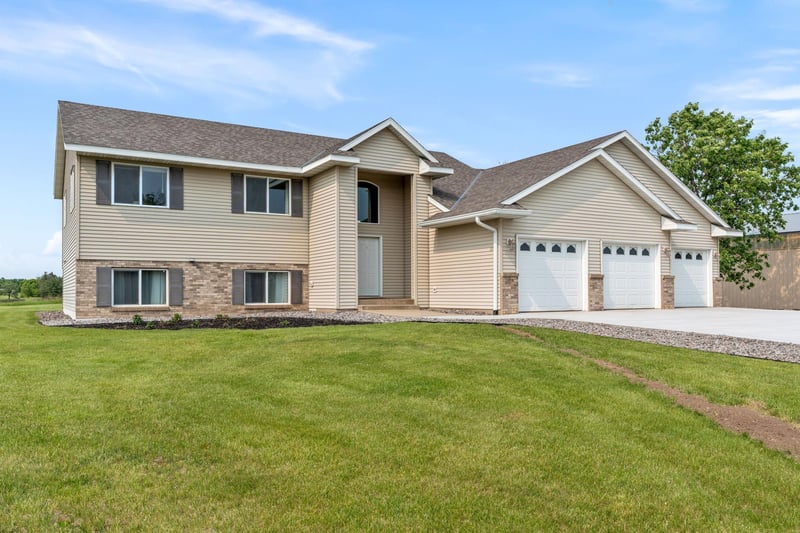 9365 30th St NE, Foley, MN 56329