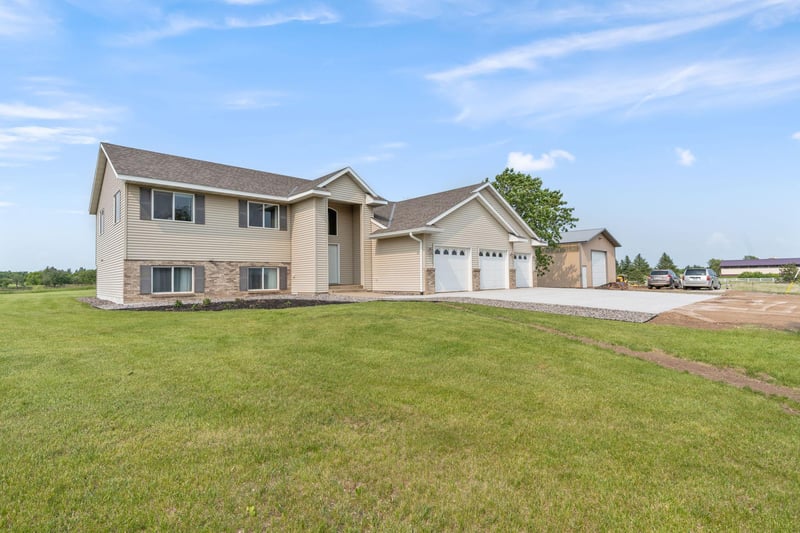 9365 30th St NE, Foley, MN 56329