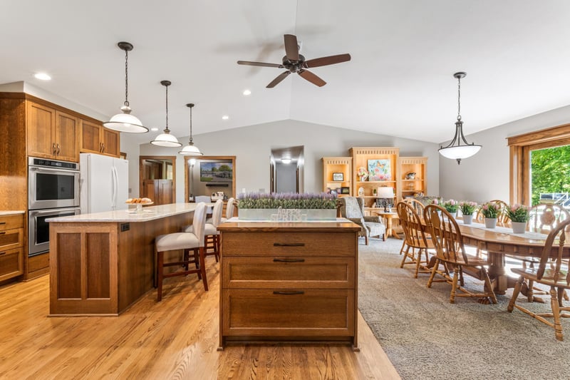 W770 Meadow Ln, Fountain City, WI 54629