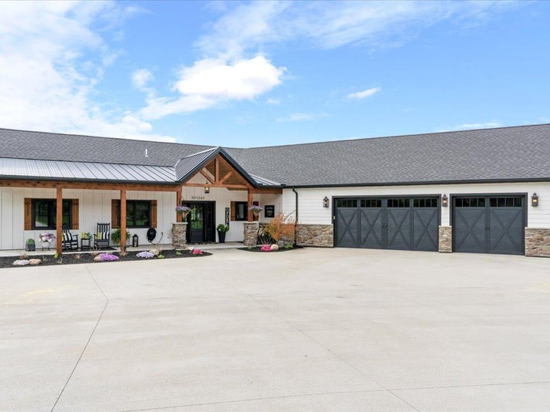 1545 Maplewood Ridge Rd, East Gull Lake, MN 56401